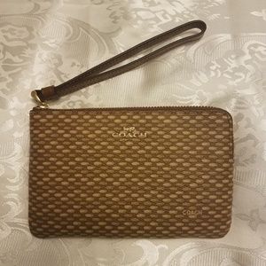 💯Authentic COACH Brown Legacy Wristlet F35869